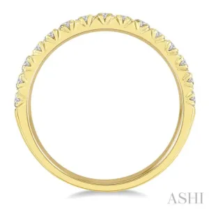 1/2 ctw 15Stones Round Cut Diamond Wedding Band in 14K Yellow Gold