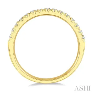 1/3 ctw 15Stones Round Cut Diamond Wedding Band in 14K Yellow Gold