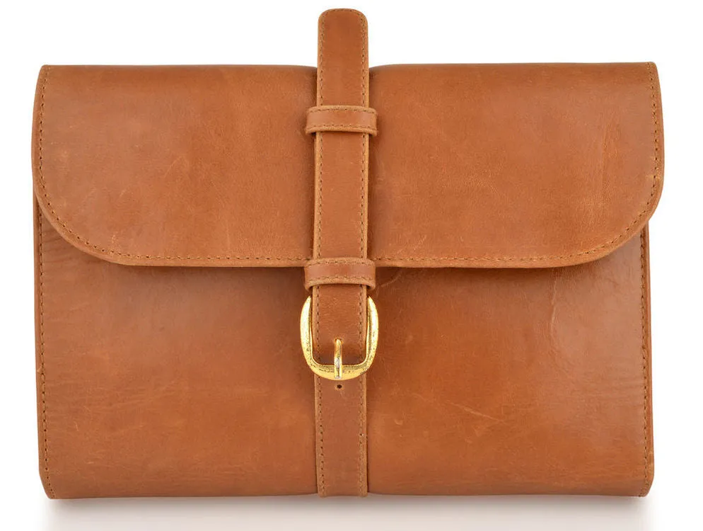Woodland Leathers Tan Buckle Wash Bag